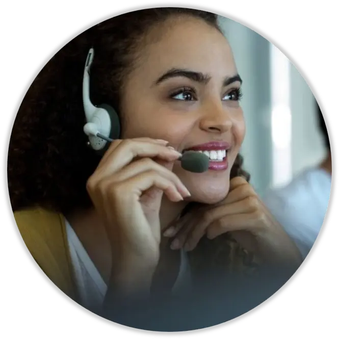 customer service representative receiving training from Interaction Metrics